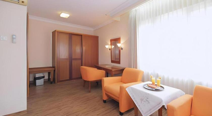 Nalendra Hotel Bandung Exterior photo